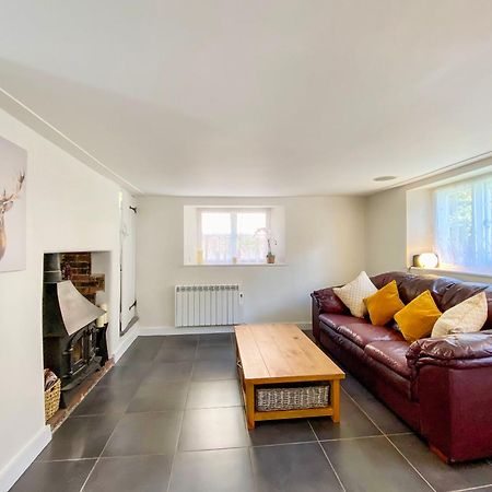 Mortimer Cottage Wootton Rivers ภายนอก รูปภาพ